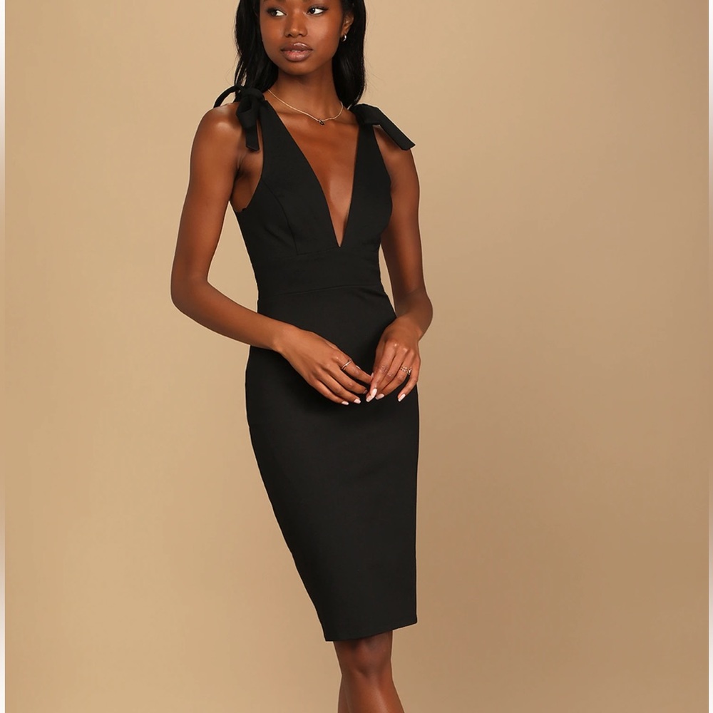 Lulu’s Black Tie-Strap Bodycon Midi Dress Size M